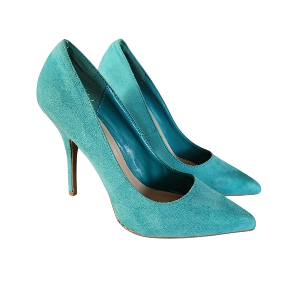 Pointed Heels - Picture 5 of 5